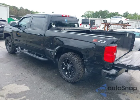 2018 Chevrolet Silverado 1500 2Lt z USA, uszkodzony, nr VIN 3GCUKREC2JG199214